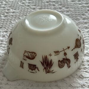 Vintage Pyrex "Early American" Cinderella Mixing Bowl #443 2.5 Quart Dish